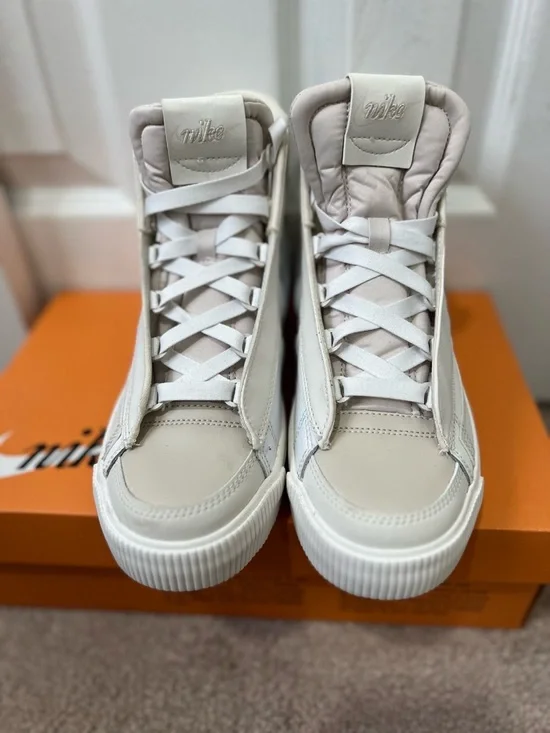 BRAND NEW Nike Women's White High-Top Leather Sneakers - Picture 2 of 7